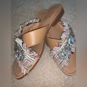 Crown vintage sandals, size 7.5. Colorful and chic!